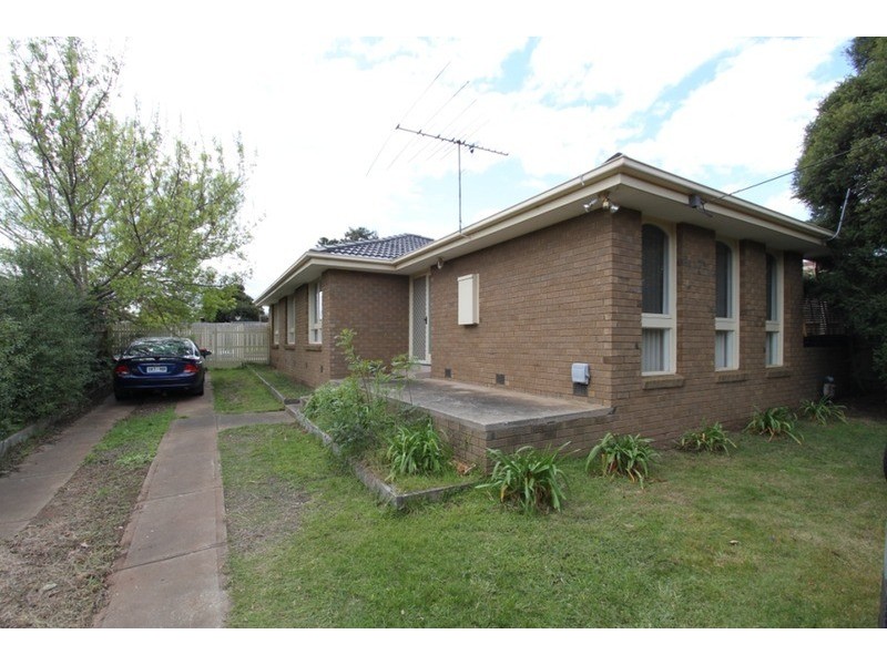 20 Quail Crescent, Melton VIC 3337