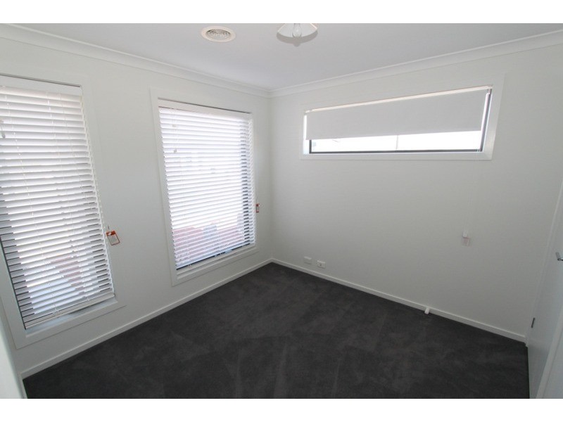 6 Magpie Street, Brookfield VIC 3338
