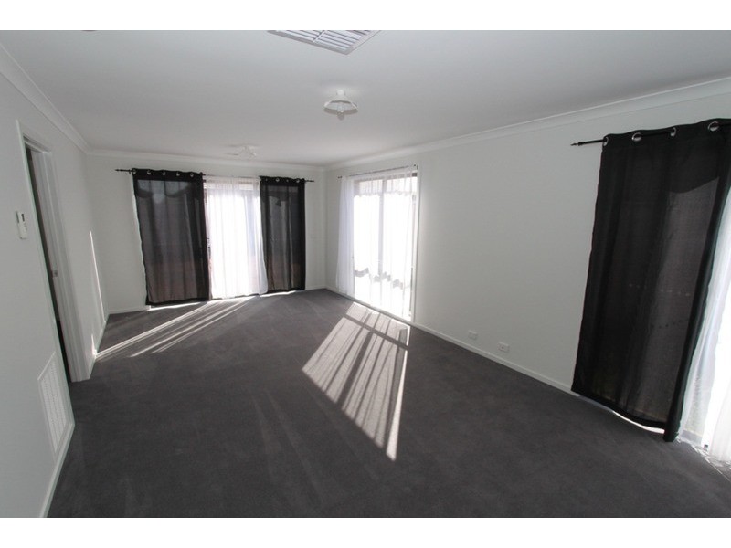 6 Magpie Street, Brookfield VIC 3338