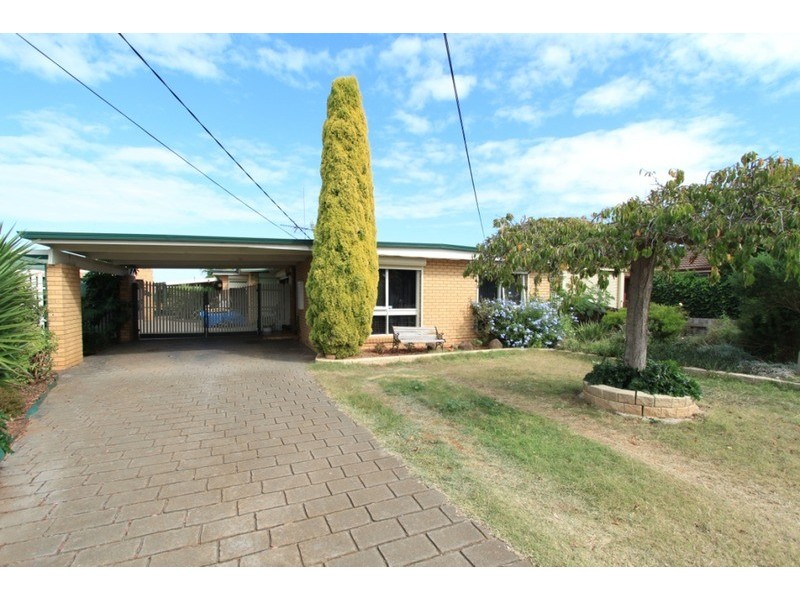 4 Oxley Court, Melton South VIC 3338