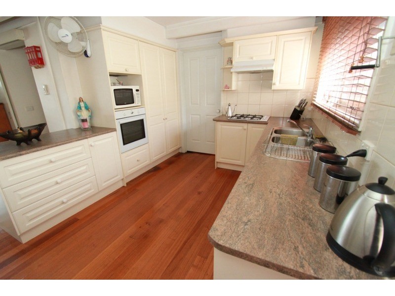 4 Oxley Court, Melton South VIC 3338