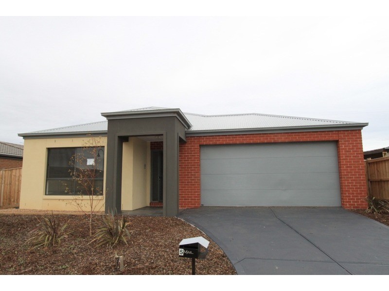 5 Leuca Avenue, Brookfield VIC 3338