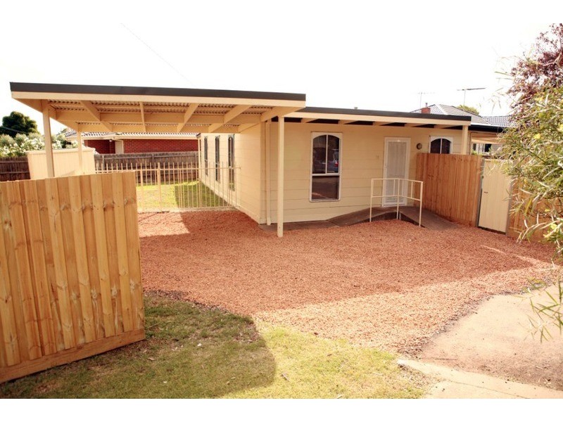 11 Lindsay Place, Melton VIC 3337