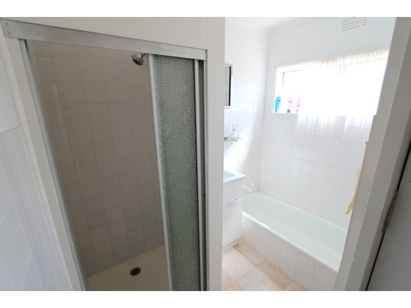 11 Lindsay Place, Melton VIC 3337