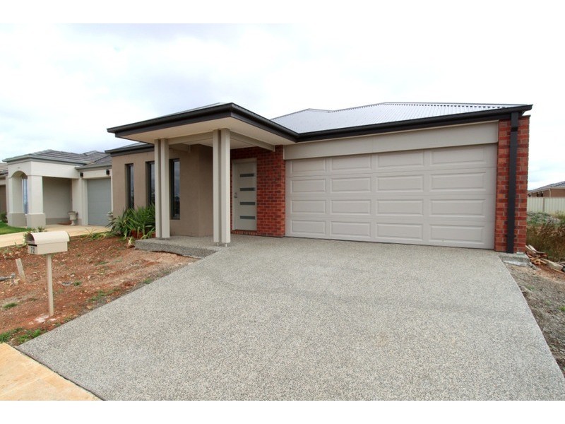 72 Fantail Way, Brookfield VIC 3338