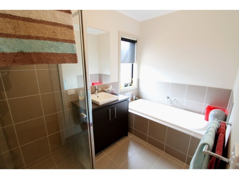 9 Chester Street, Kurunjang VIC 3337