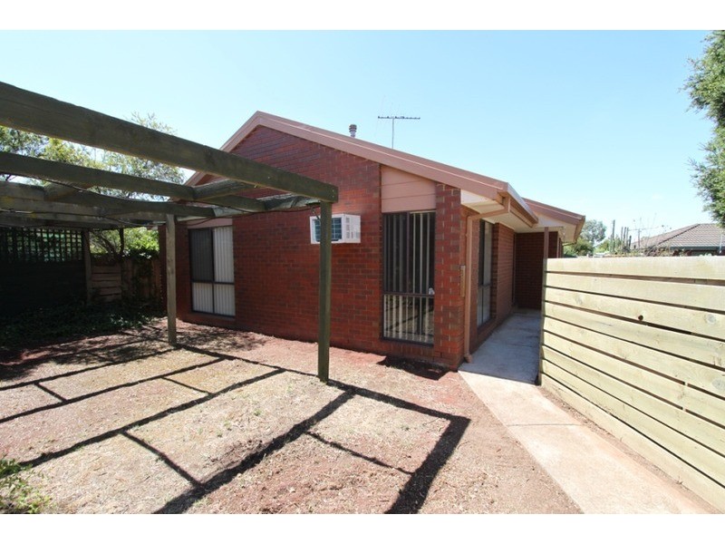 13 Barnong Crescent, Kurunjang VIC 3337