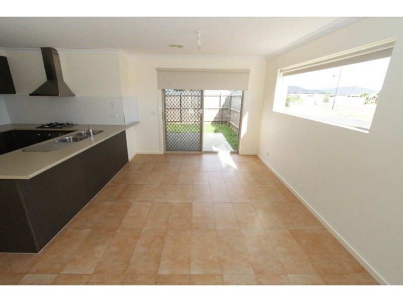 1/32 Black Knight  Way, Kurunjang VIC 3337