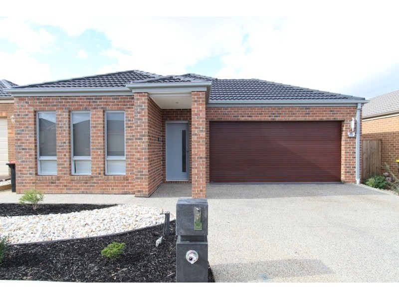 18 Hawthorn Avenue, Melton West VIC 3337
