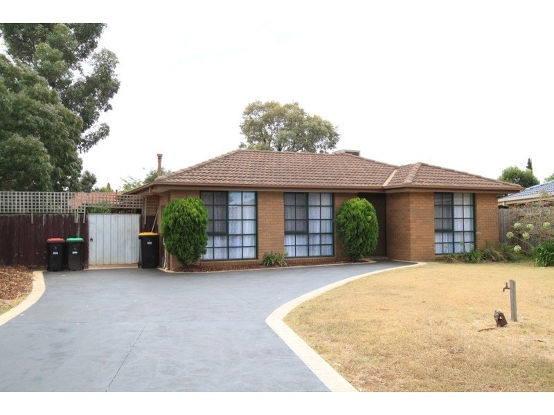 9 Lloyd Court, Brookfield VIC 3338