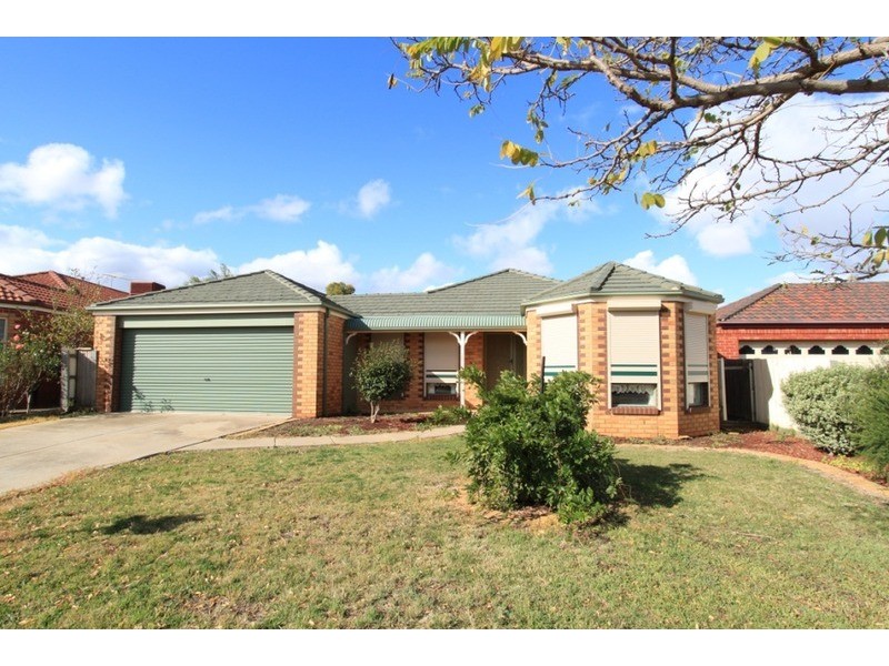 32 Fleetwood Circuit, Melton West VIC 3337