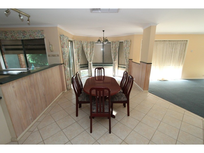 32 Fleetwood Circuit, Melton West VIC 3337