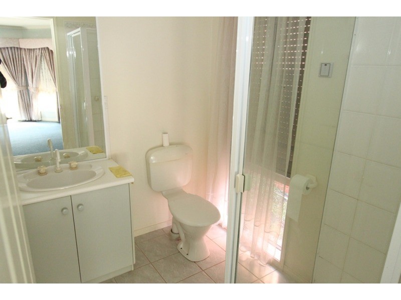 32 Fleetwood Circuit, Melton West VIC 3337