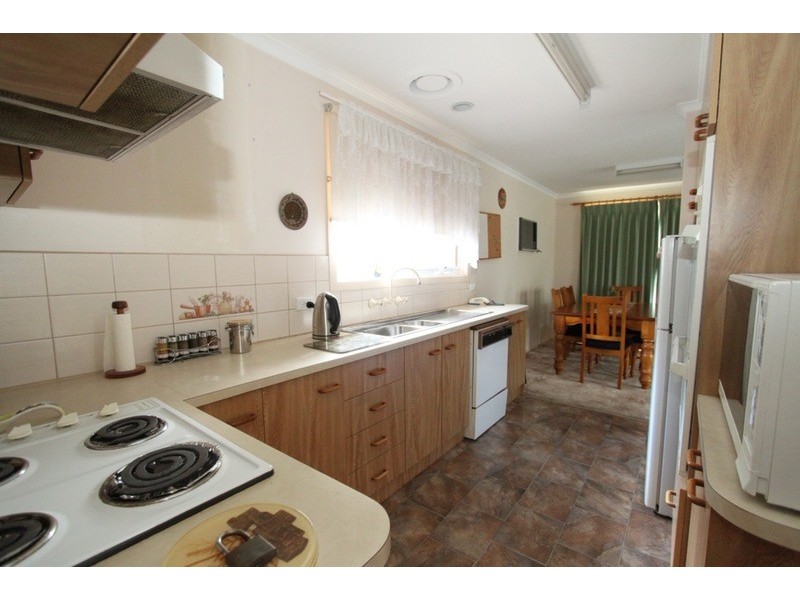 8 Mason Court, Melton VIC 3337