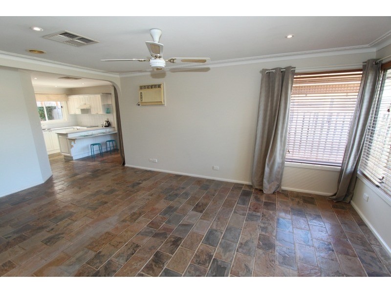 38 Manson  Drive, Melton South VIC 3338