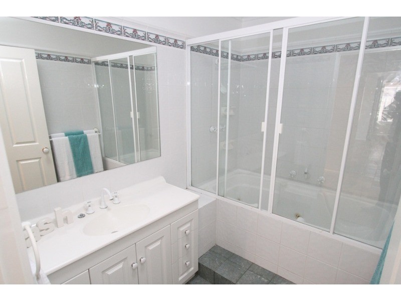 38 Manson  Drive, Melton South VIC 3338