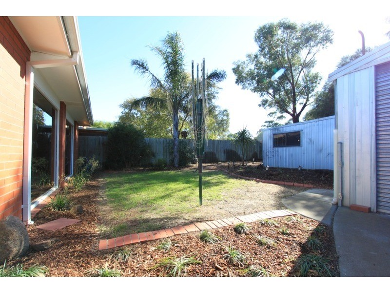 38 Manson  Drive, Melton South VIC 3338