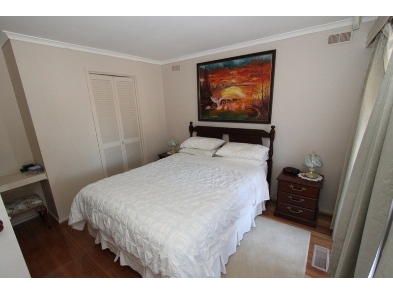 21 Vista  Drive, Melton VIC 3337