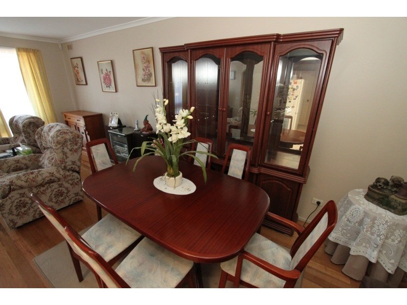 21 Vista  Drive, Melton VIC 3337