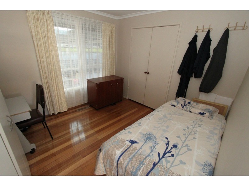 21 Vista  Drive, Melton VIC 3337