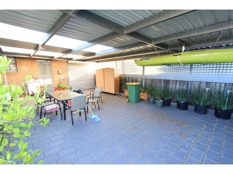 21 Vista  Drive, Melton VIC 3337