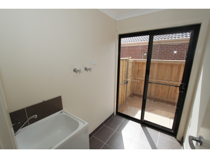 29 Longtree Drive, Melton West VIC 3337