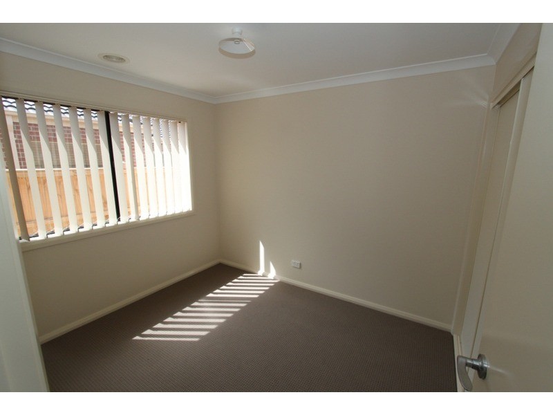 29 Longtree Drive, Melton West VIC 3337