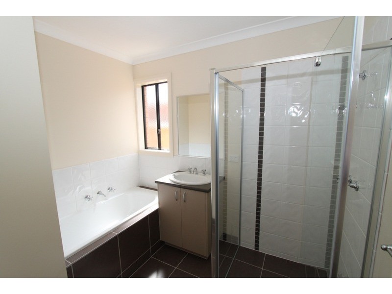 29 Longtree Drive, Melton West VIC 3337