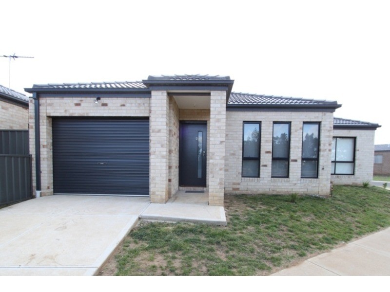 6/21-29 Lakewood Boulevard, Melton VIC 3337