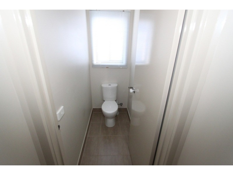 6/21-29 Lakewood Boulevard, Melton VIC 3337