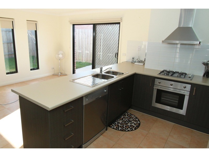 5/32 Black Knight Way, Kurunjang VIC 3337