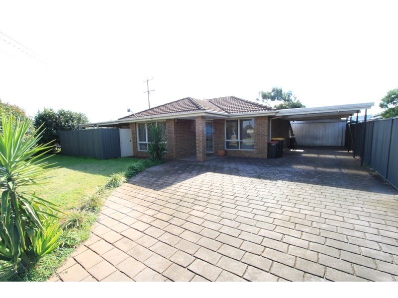 1 Kamil  Street, Melton South VIC 3338