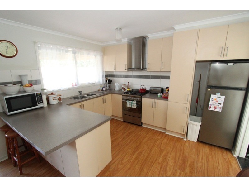 1 Kamil  Street, Melton South VIC 3338