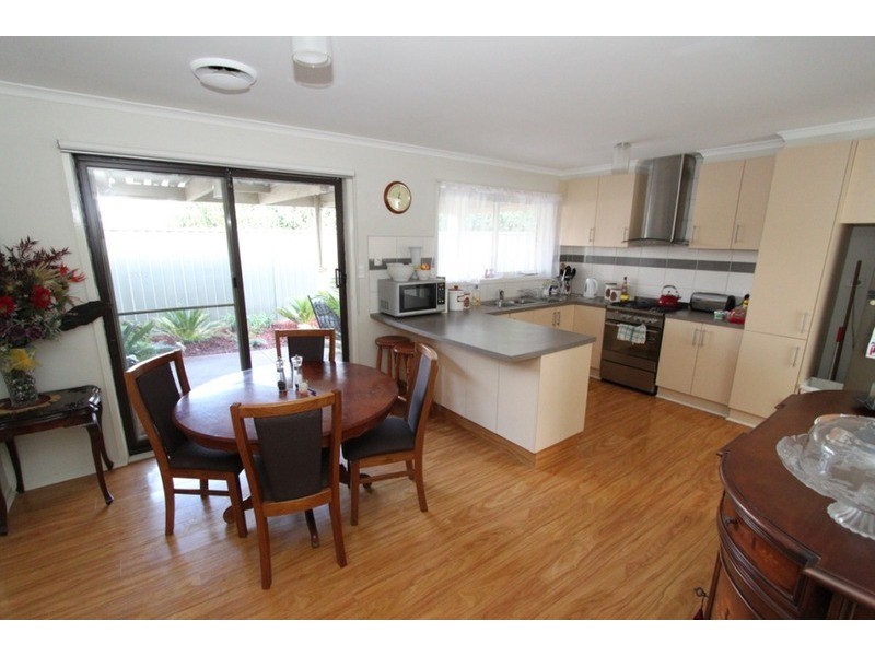 1 Kamil  Street, Melton South VIC 3338