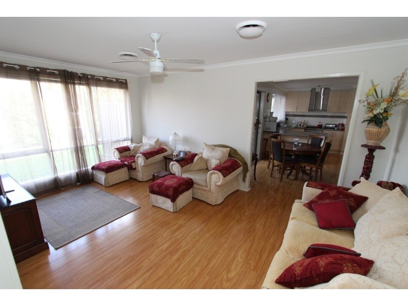 1 Kamil  Street, Melton South VIC 3338