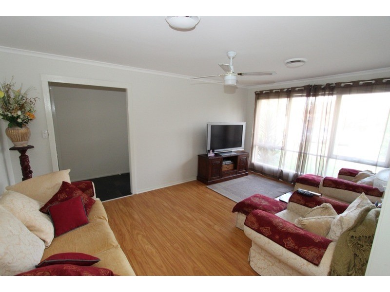 1 Kamil  Street, Melton South VIC 3338