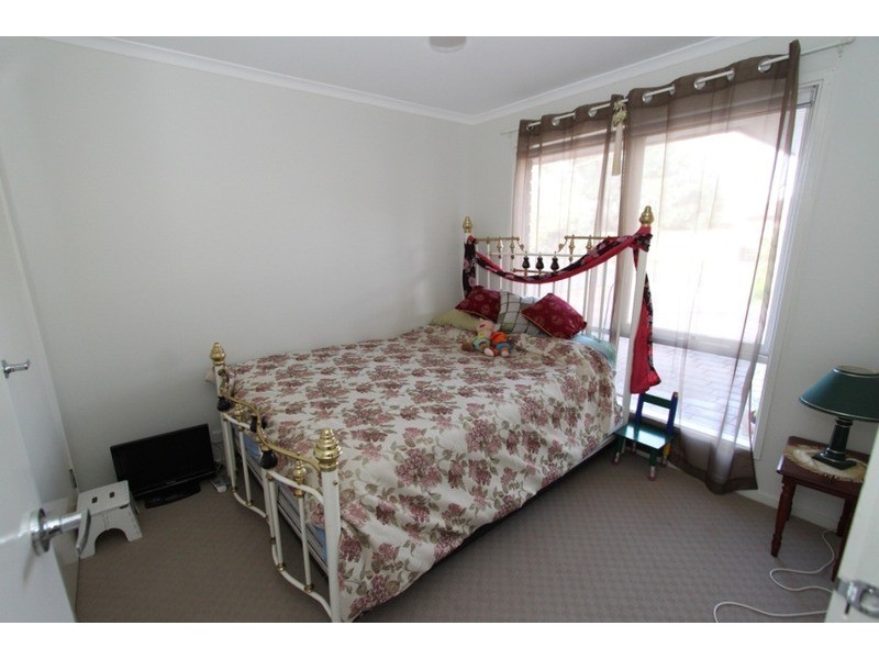 1 Kamil  Street, Melton South VIC 3338