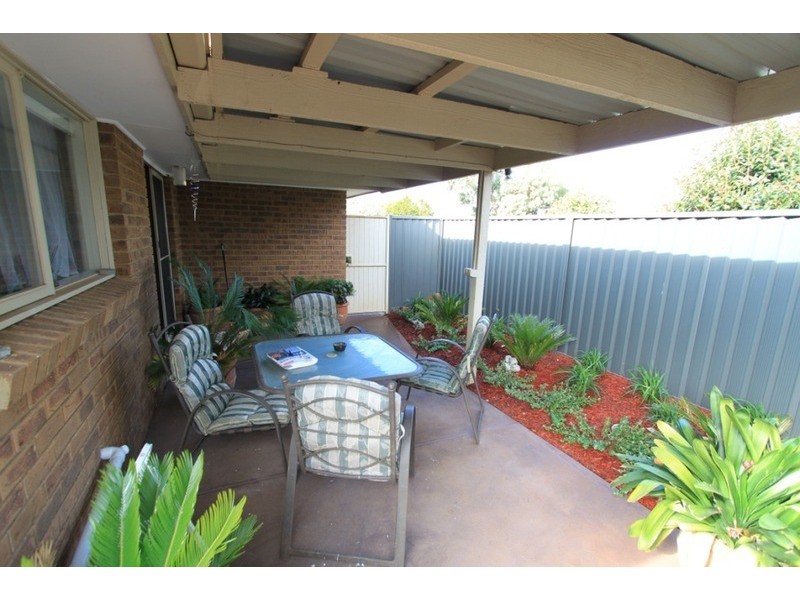 1 Kamil  Street, Melton South VIC 3338