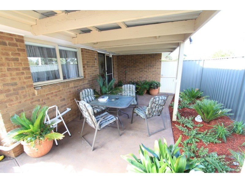 1 Kamil  Street, Melton South VIC 3338