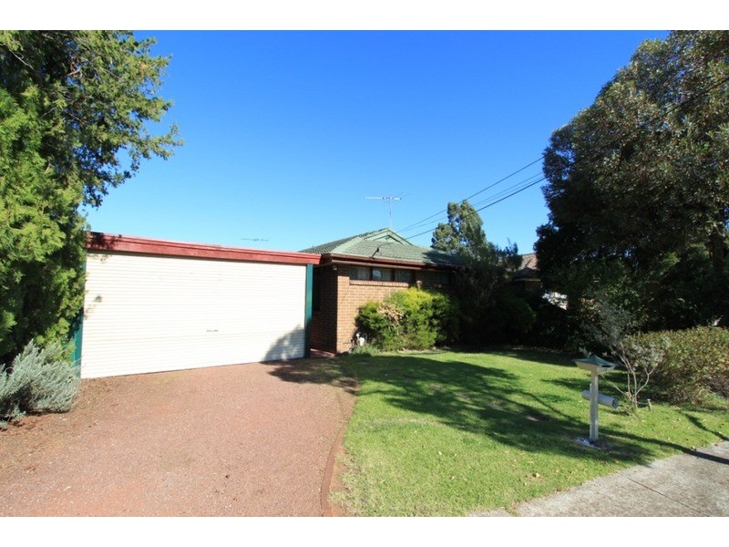 12 Lawson  Road, Melton South VIC 3338