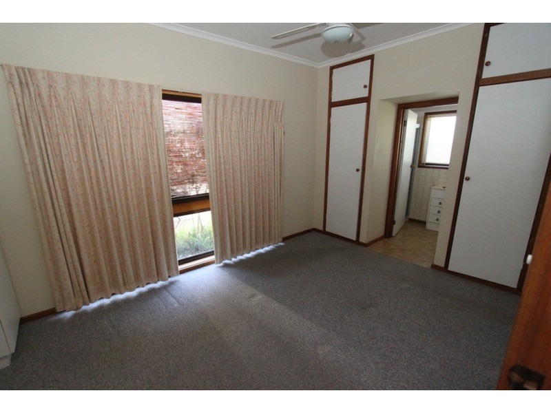 12 Lawson  Road, Melton South VIC 3338