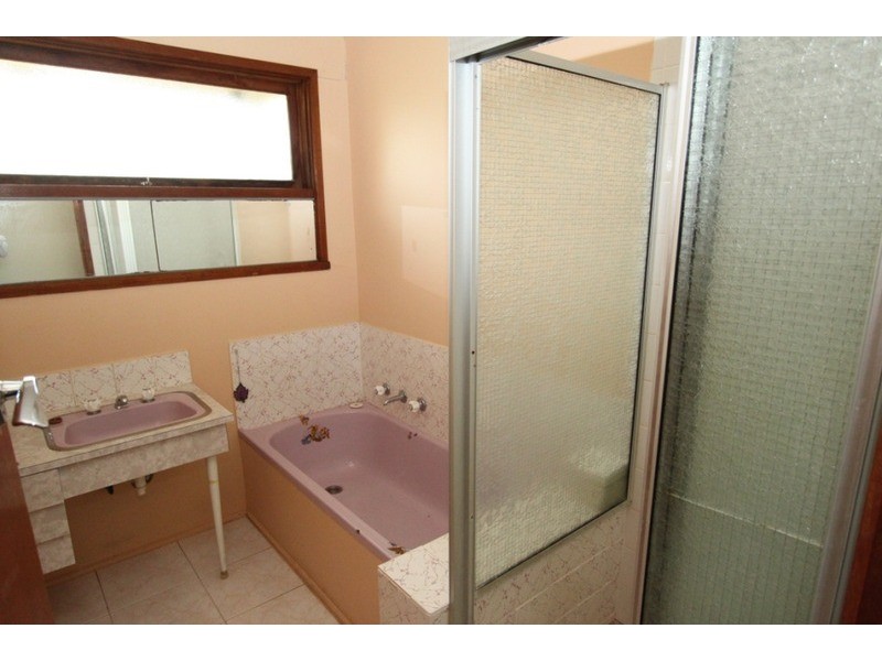 12 Lawson  Road, Melton South VIC 3338