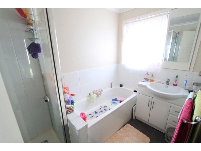 20 Linlithgow Way, Melton West VIC 3337