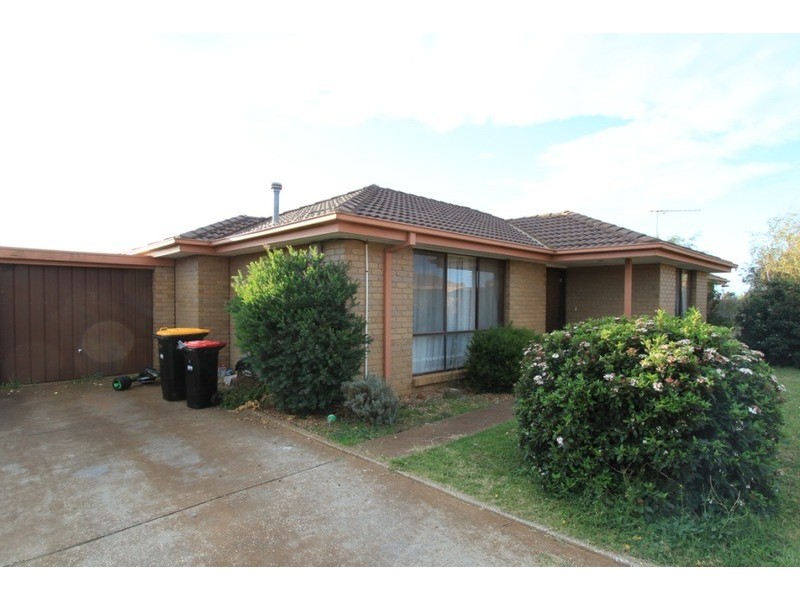 4/7 Coventry  Place, Melton South VIC 3338
