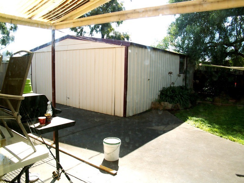 16 Moss Street, Melton South VIC 3338