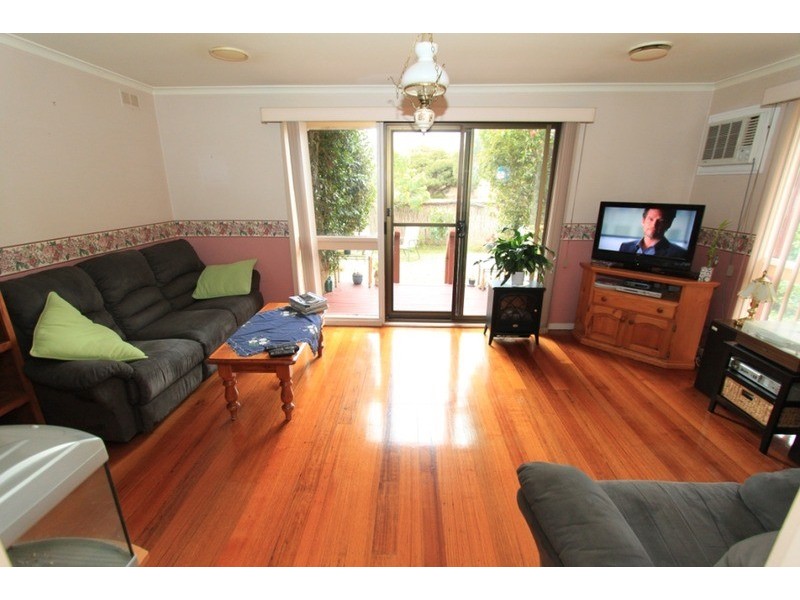 2 Oxley  Court, Melton South VIC 3338