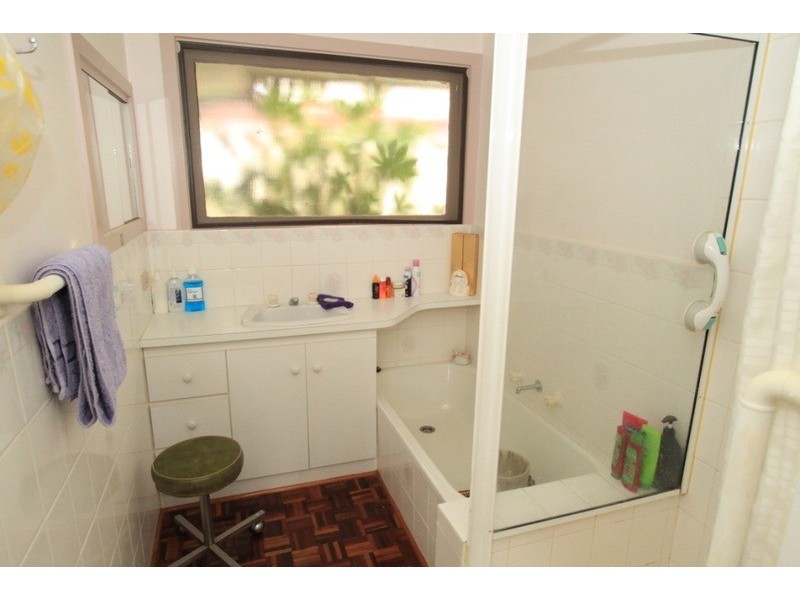 2 Oxley  Court, Melton South VIC 3338