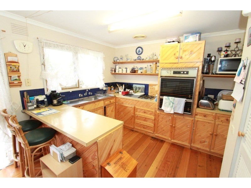 12 Edinburgh  Place, Melton West VIC 3337