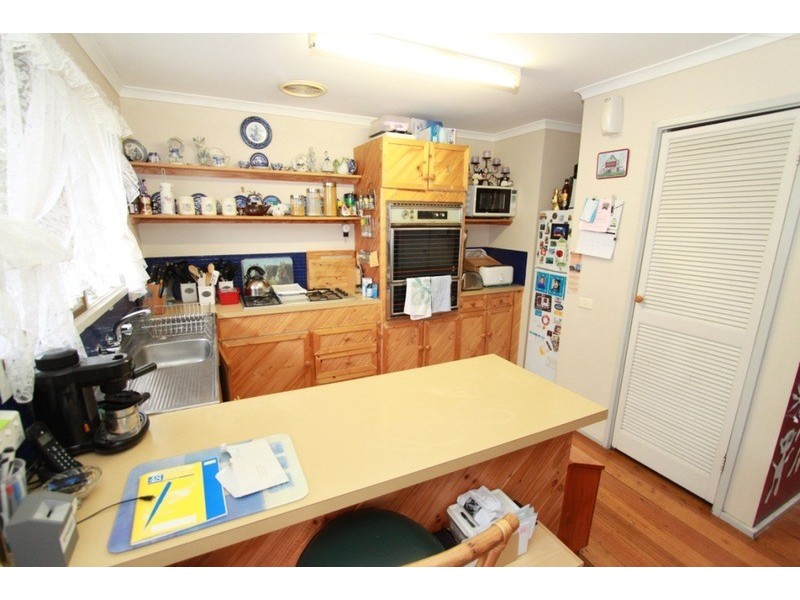 12 Edinburgh  Place, Melton West VIC 3337