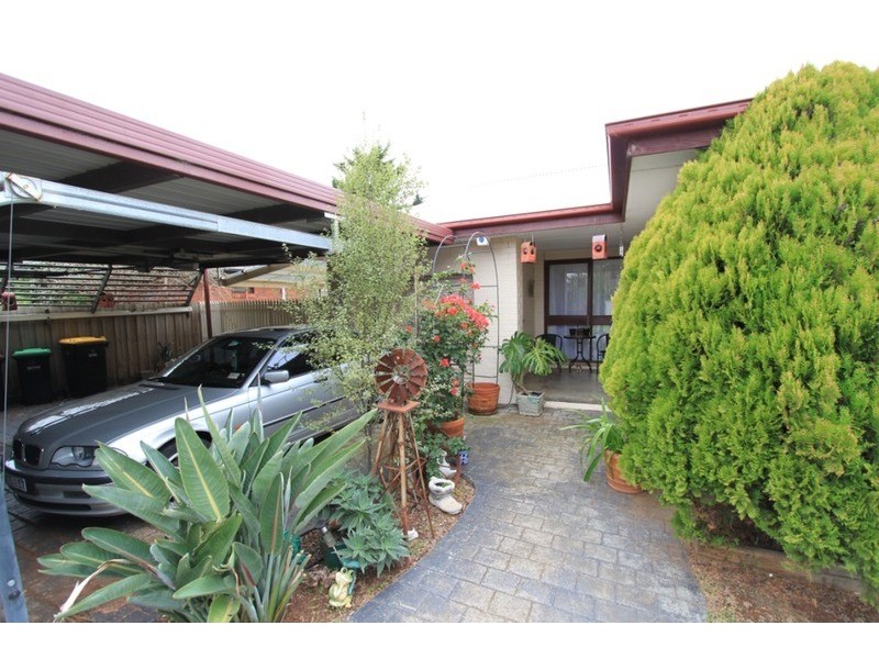 12 Edinburgh  Place, Melton West VIC 3337